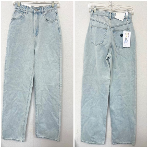 Abrand Carrie Jean Light Wash High Rise Straight Leg Size 24 - Picture 2 of 4